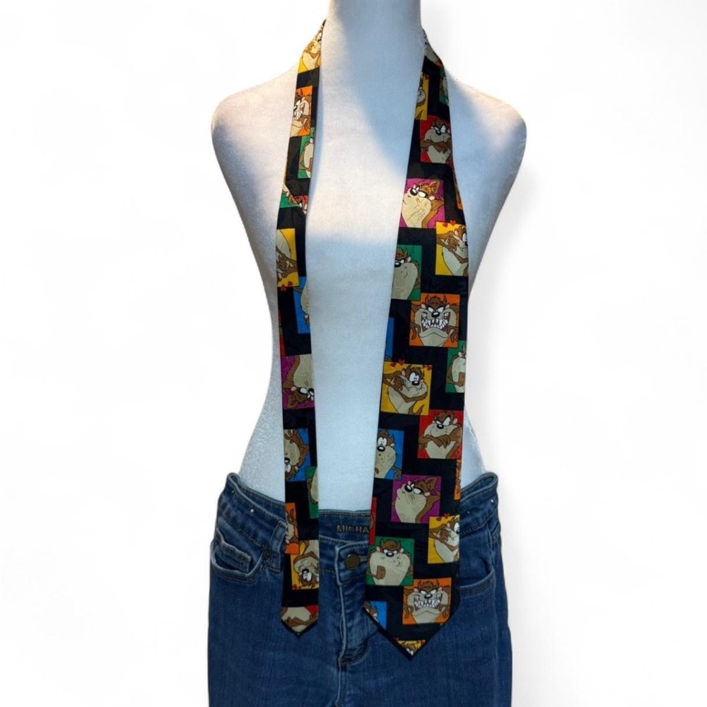 Warner Brothers Looney Tunes Tasmanian Devil necktie